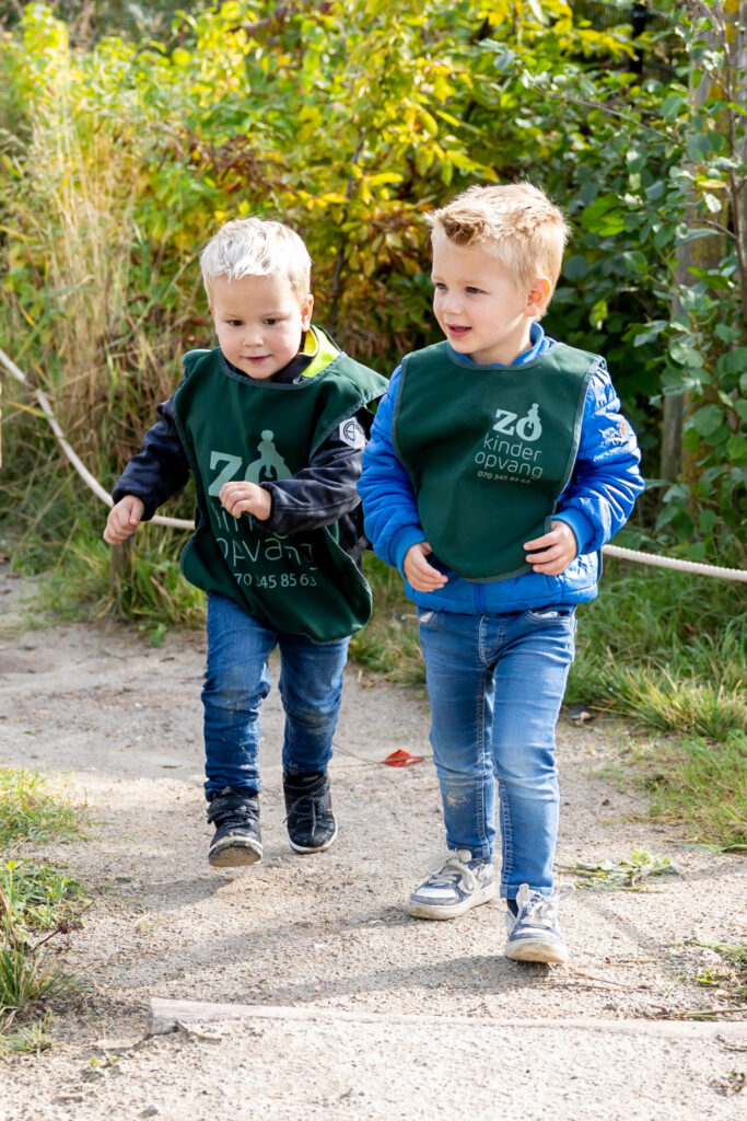 Kinderen spelen buiten bij Zo Kinderopvang